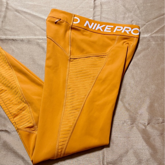 Size XS Nike Pro Women's High-Waisted Leggings with Pockets - Picture 6 of 12